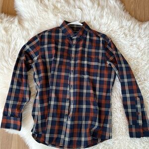 Mizzen+Main men’s button up shirt navy and burnt orange plaid large